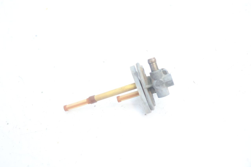 photo de ROBINET RESERVOIR SUZUKI DR S 600 (1985 - 1989) - Points de fixation