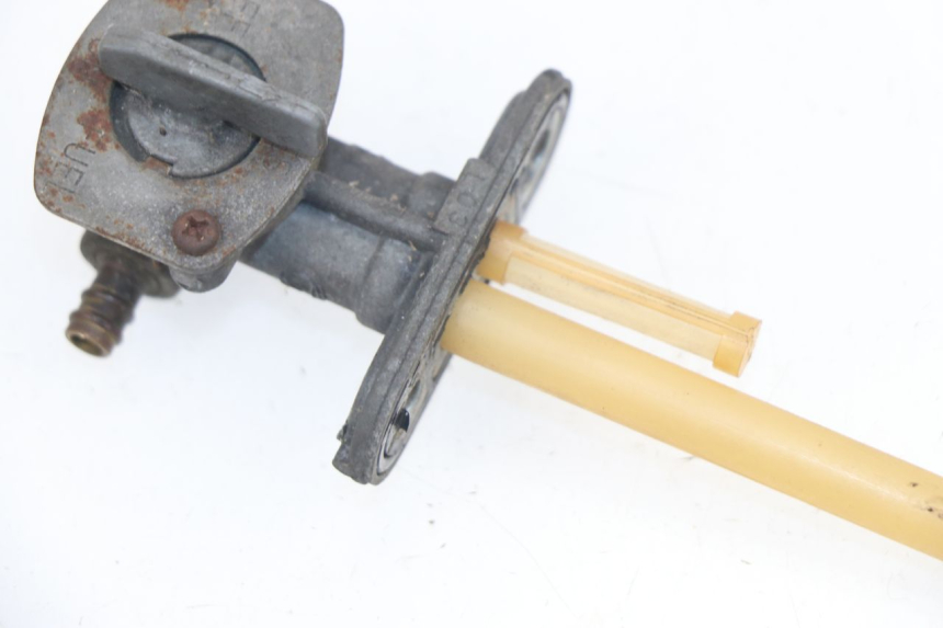 photo de ROBINET RESERVOIR SUZUKI GN 125 (1997 - 2000)
