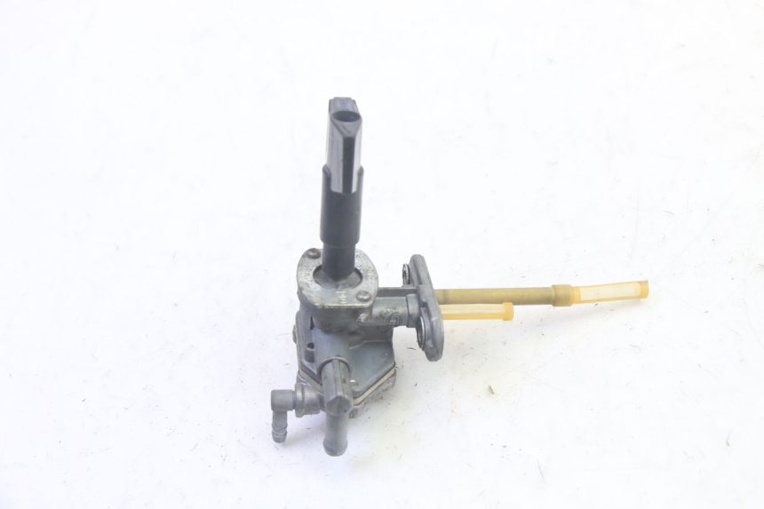 photo de ROBINET RESERVOIR SUZUKI GSF N BANDIT 600 (1996 - 1999) - Zoom état d’usage