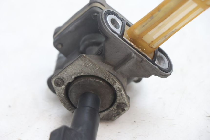 photo de ROBINET RESERVOIR SUZUKI GSF N BANDIT 1200 (2001 - 2005) - Détail de la pièce