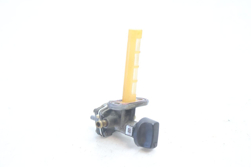 photo de ROBINET RESERVOIR SUZUKI GSX F GSXF 750 (1988 - 1998) - Vue principale