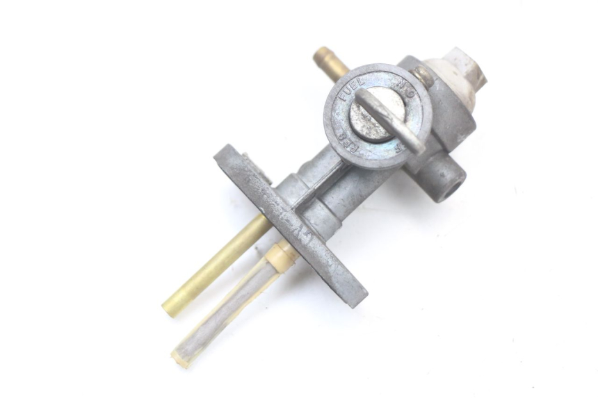 photo de Fuel tap HYOSUNG GV AQUILA 125 (2000 - 2004) - Zoom état d’usage