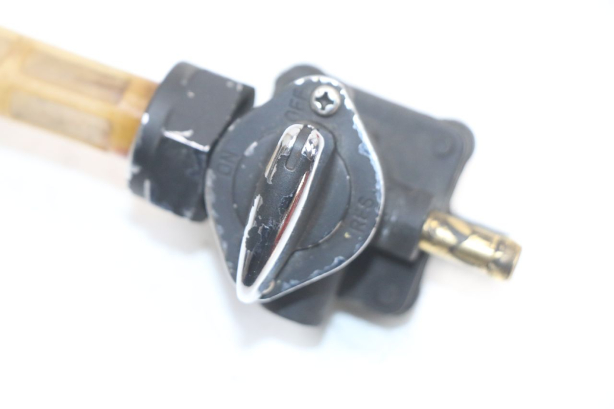 photo de ROBINET RESERVOIR HARLEY DAVIDSON SPORTSTER XL CUSTOM 1200 (2003 - 2004)
