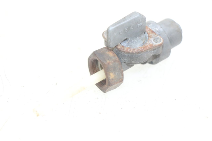 photo de ROBINET RESERVOIR HONDA CM 125 (1983 - 2003)