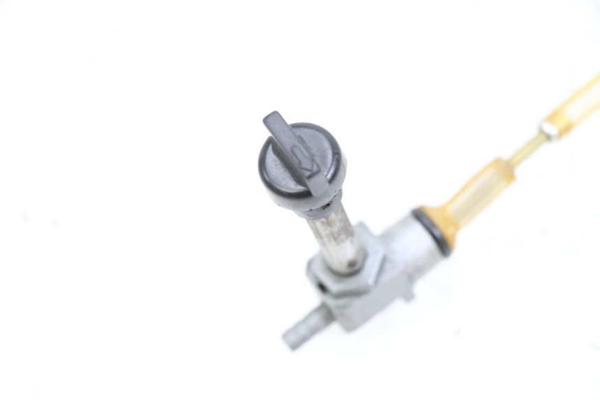 photo de ROBINET RESERVOIR PEUGEOT LUDIX 50 (2005 - 2007) - Détail de la pièce