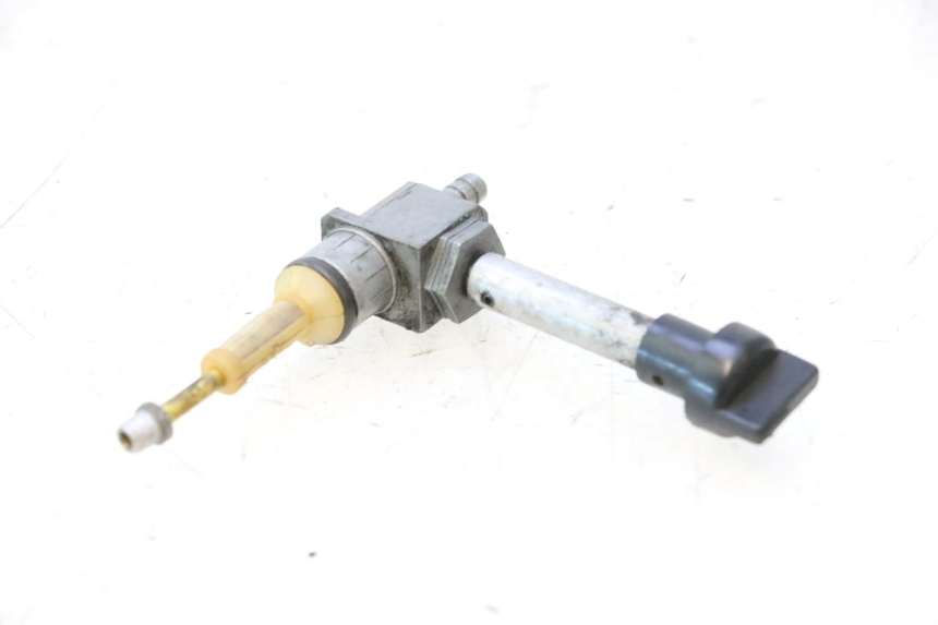 photo de ROBINET RESERVOIR PEUGEOT LUDIX PRO 2T 50 (2010 - 2017) - Autre angle de vue