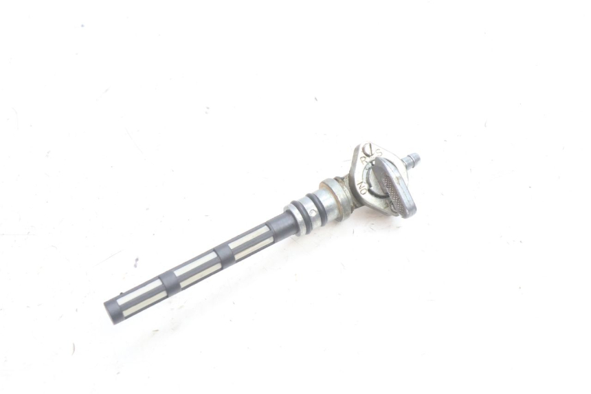photo de ROBINET RESERVOIR RIEJU MRT PRO SUPERMOTARD 50 (2007 - 2018) - Gros plan technique