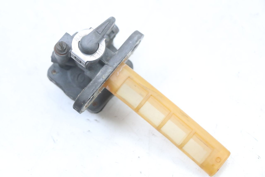 photo de ROBINET RESERVOIR SUZUKI GSX E 250 (1982 - 1983)