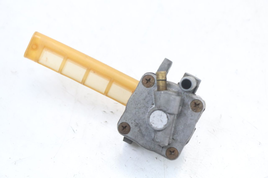 photo de ROBINET RESERVOIR SUZUKI GSX E 250 (1982 - 1983)