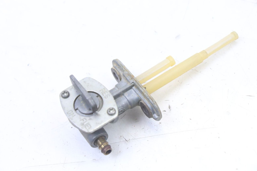 photo de ROBINET RESERVOIR YAMAHA TTR 125 (2000 - 2020) - Gros plan technique