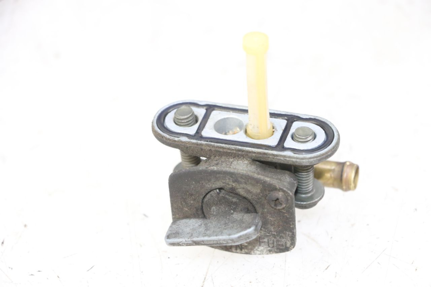 photo de ROBINET RESERVOIR YAMAHA FZS FAZER 600 (2001 - 2003)
