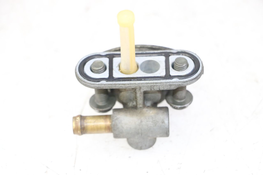 photo de ROBINET RESERVOIR YAMAHA FZS FAZER 600 (2001 - 2003)