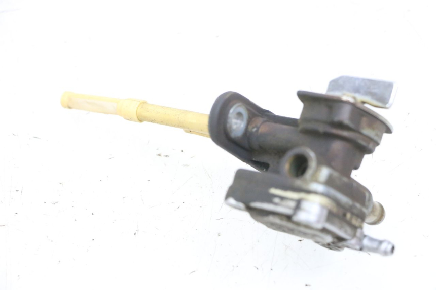 photo de ROBINET RESERVOIR KAWASAKI ZR 7 750 (1999 - 2001) - Vue d’ensemble