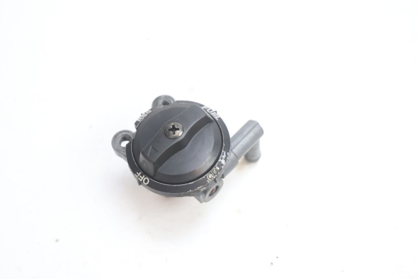 photo de ROBINET RESERVOIR KAWASAKI ZX-6R ZX6R 600 (1995 - 1997) - Zoom état d’usage
