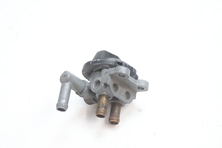 photo de ROBINET RESERVOIR KAWASAKI ZX-6R ZX6R 600 (1995 - 1997) - Autre angle de vue