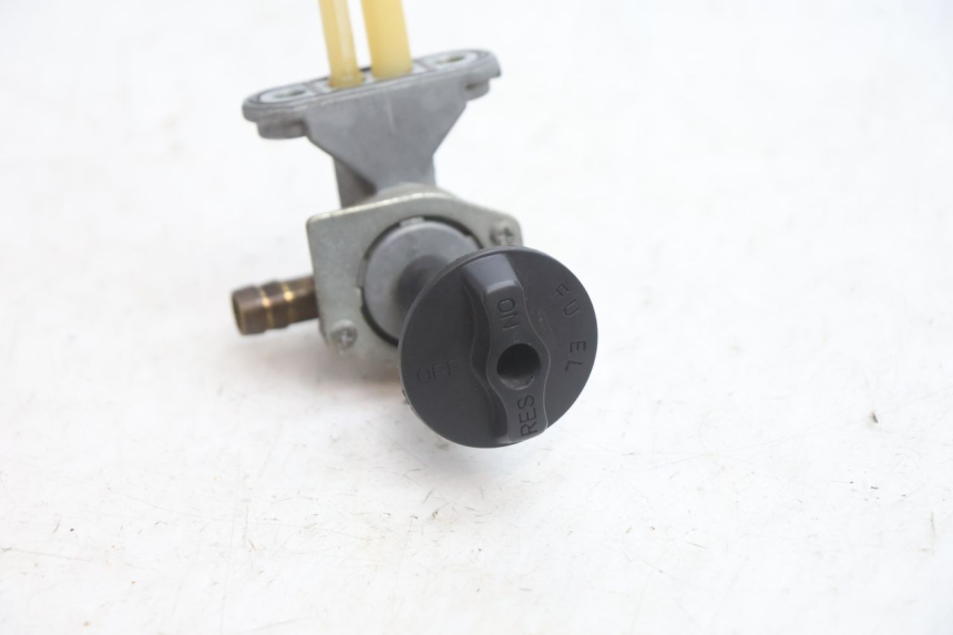 photo de ROBINET RESERVOIR KAWASAKI ZX-6R ZX6R 600 (2000 - 2002) - Zoom état d’usage