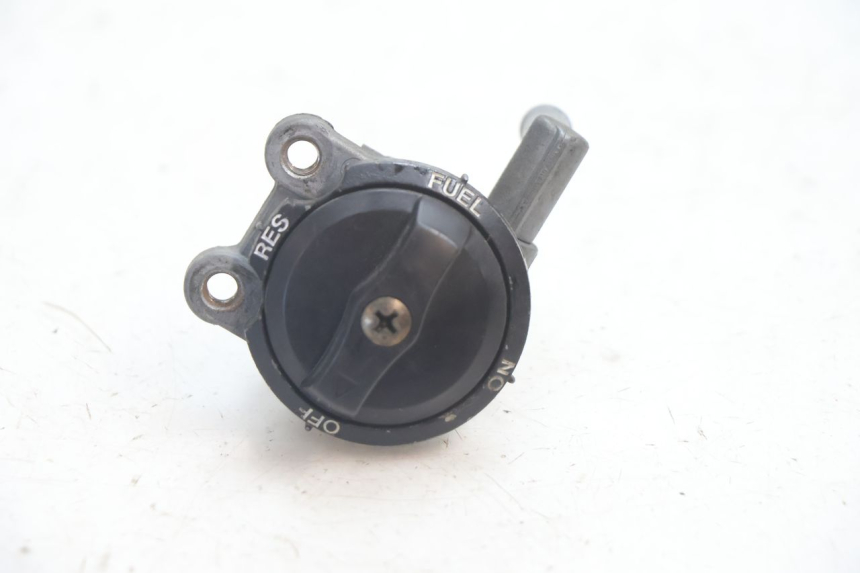 photo de ROBINET RESERVOIR KAWASAKI ZX-6R ZX6R 600 (1995 - 1997) - Détail de la pièce