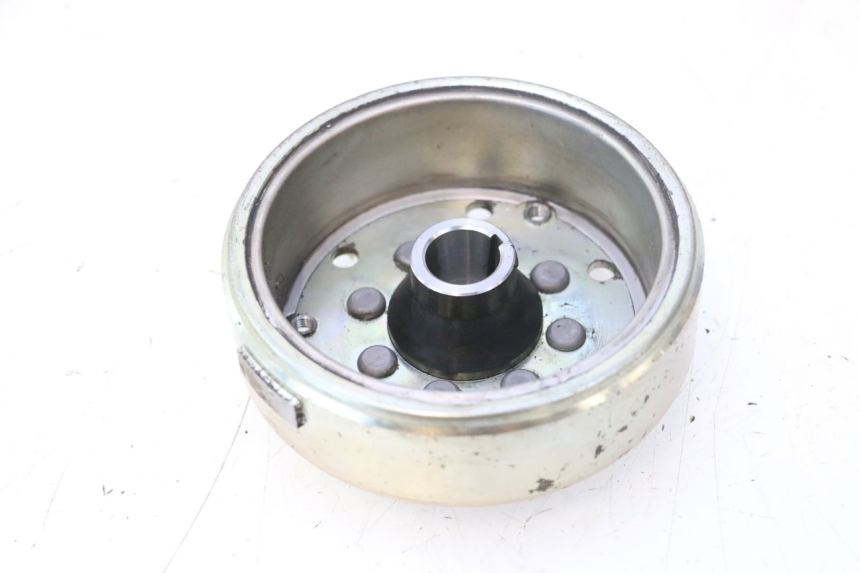 photo de ROTOR PEUGEOT LUDIX 50 (2008 - 2017) - Autre angle de vue