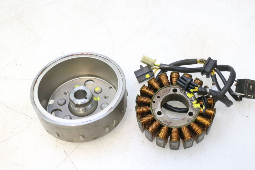 photo de ROTOR STATOR SUZUKI BURGMAN 125 (2007 - 2014) - Zoom composants