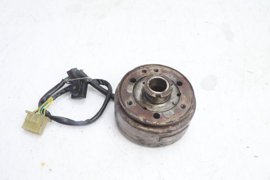 photo de ROTOR STATOR HONDA FES PANTHEON 2T 125 (1998 - 2002) - Autre angle de vue