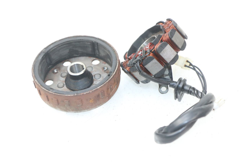 photo de ROTOR STATOR PEUGEOT KISBEE 2T 50 (2018 - 2022) - Points de fixation