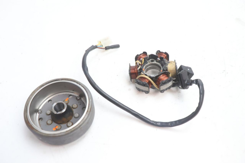 photo de ROTOR STATOR PEUGEOT KISBEE 2T 50 (2010 - 2017) - Détail de la pièce