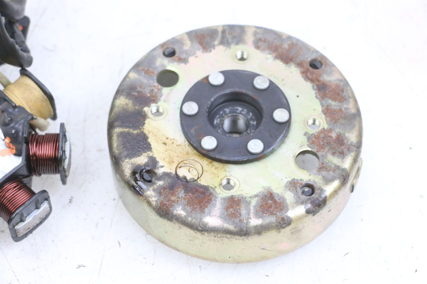 photo de ROTOR STATOR PEUGEOT KISBEE 4T 50 (2010 - 2017) - Détails caractéristiques