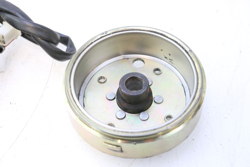 photo de ROTOR STATOR PEUGEOT KISBEE 4T 50 (2010 - 2017) - État de surface
