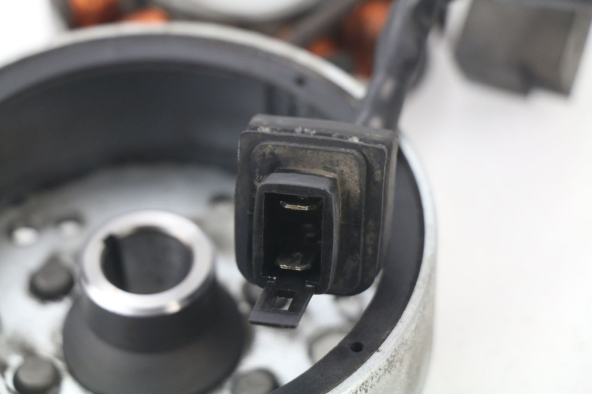 photo de ROTOR STATOR PIAGGIO LIBERTY 4T 50 (2004 - 2008) - Autre angle de vue