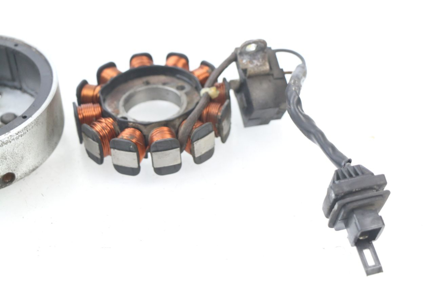 photo de ROTOR STATOR PIAGGIO LIBERTY 4T 50 (2004 - 2008) - Gros plan technique