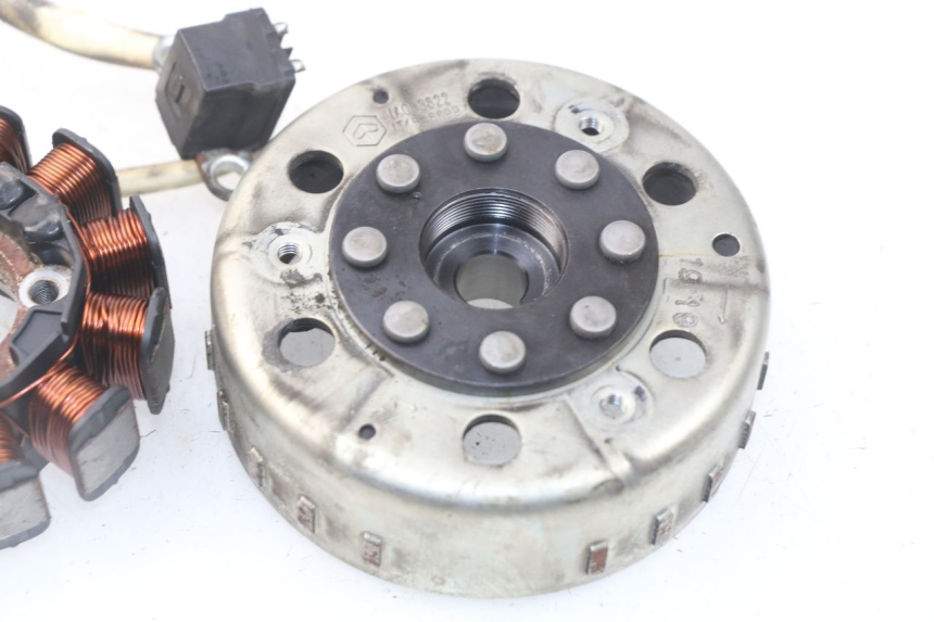 photo de ROTOR STATOR PIAGGIO LIBERTY IGET 4T 50 (2015 - 2020) - État de surface