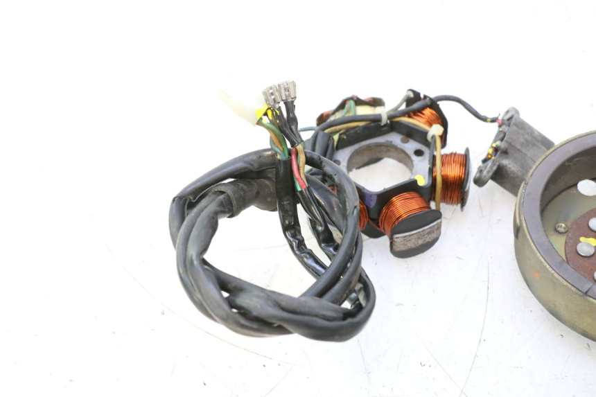 photo de ROTOR STATOR PIAGGIO LIBERTY 50 (1998 - 2003) - Détails caractéristiques