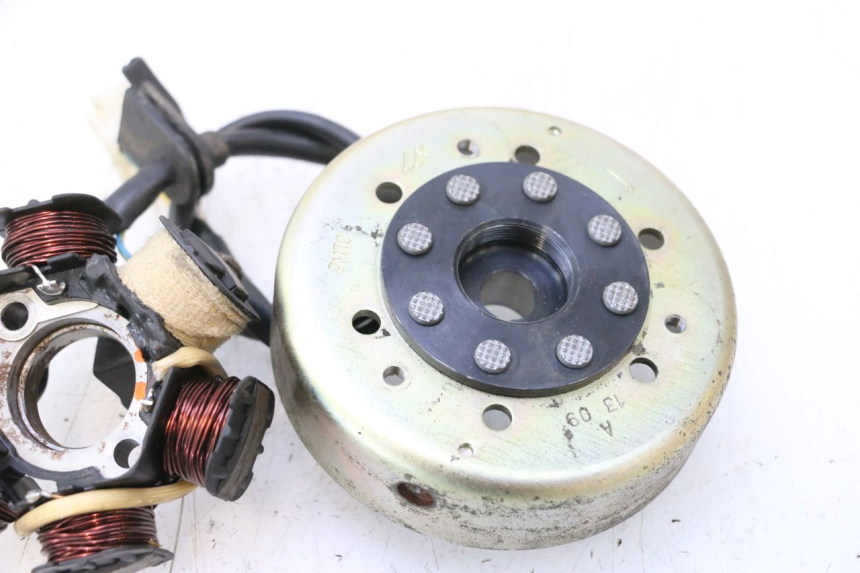 photo de ROTOR STATOR PEUGEOT LUDIX ONE 50 (2004 - 2013) - Vue rapprochée