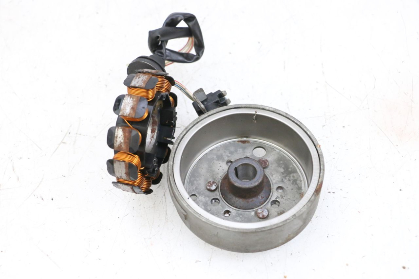 photo de ROTOR STATOR YAMAHA NEO'S NEOS 2T 50 (1998 - 2007) - Autre angle de vue