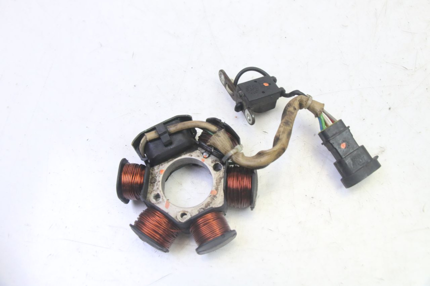 photo de ROTOR STATOR PIAGGIO NEW TYPHOON 50 (2010 - 2017) - Gros plan technique