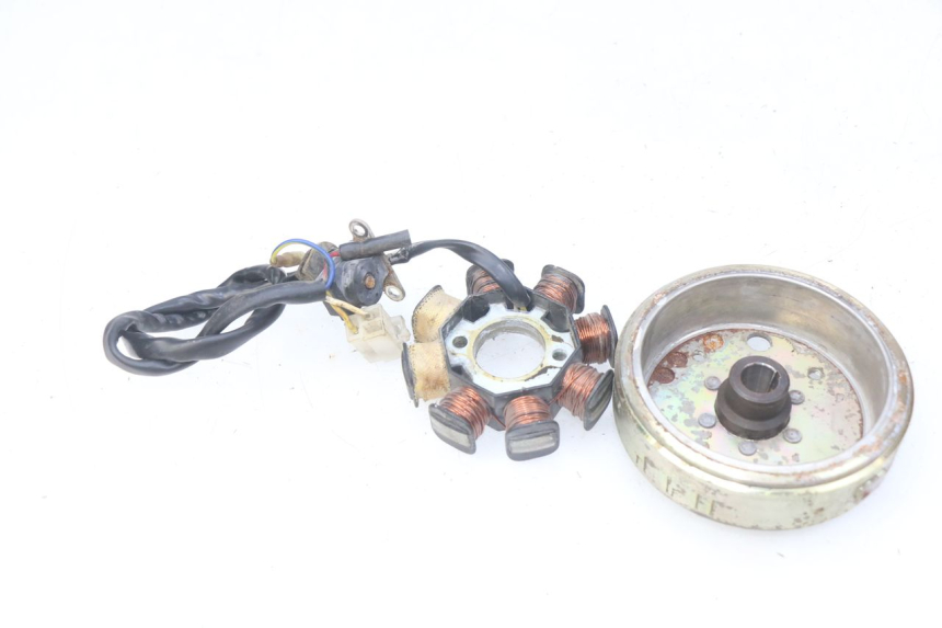 photo de ROTOR STATOR JM MOTORS OLDIES 4T 50 (2010 - 2020) - Gros plan technique