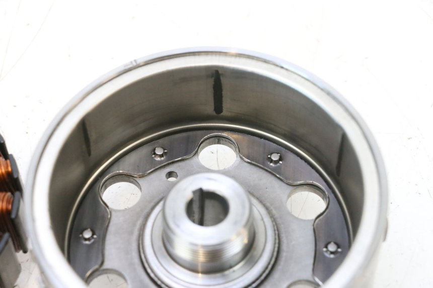 photo de ROTOR STATOR PEUGEOT SATELIS COMPRESSOR K15 125 (2006 - 2009) - Détails caractéristiques