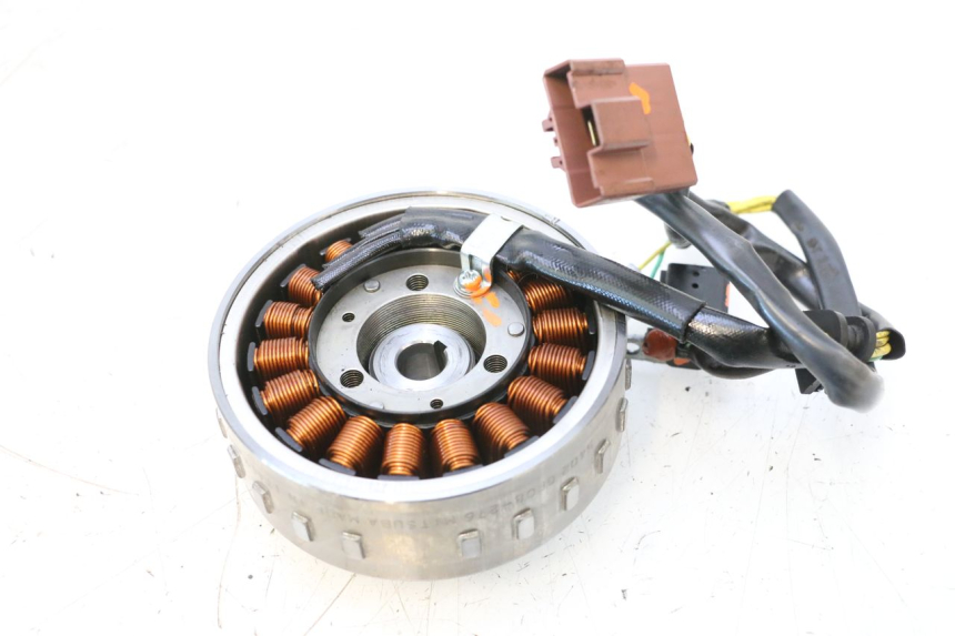 photo de ROTOR STATOR PEUGEOT SATELIS COMPRESSOR K15 125 (2006 - 2009) - Zoom état d’usage