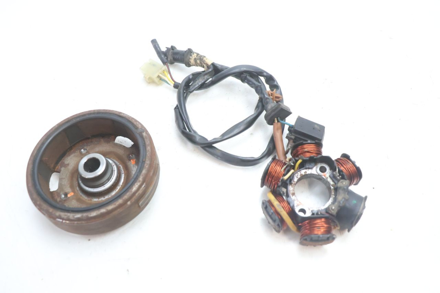 photo de ROTOR STATOR PEUGEOT SPEEDFIGHT 2 AC 50 (2000 - 2009) - Détail de la pièce