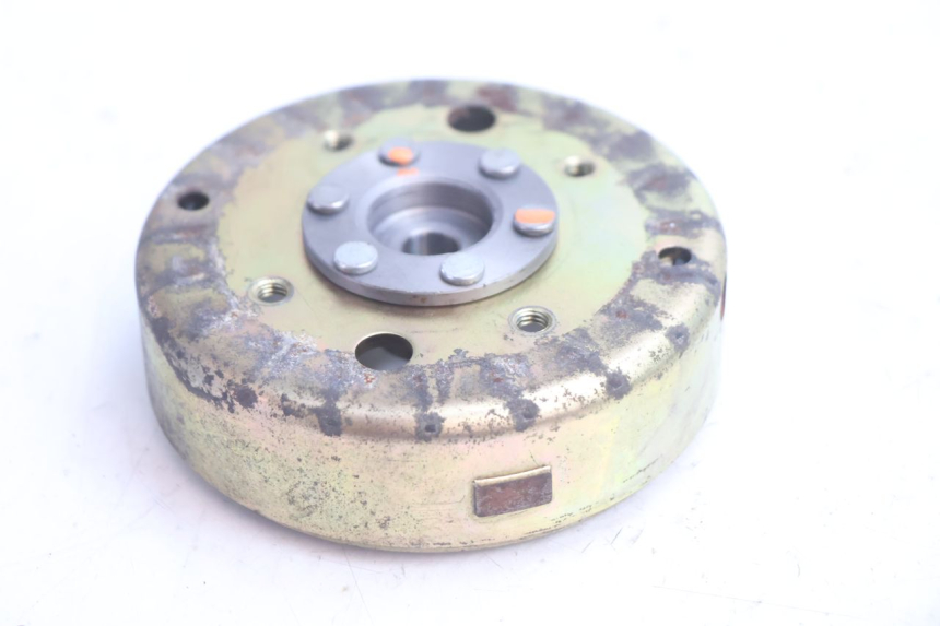 photo de ROTOR STATOR BAOTIAN TRAVEL SPIRIT 50 (2010 - 2012) - Gros plan technique