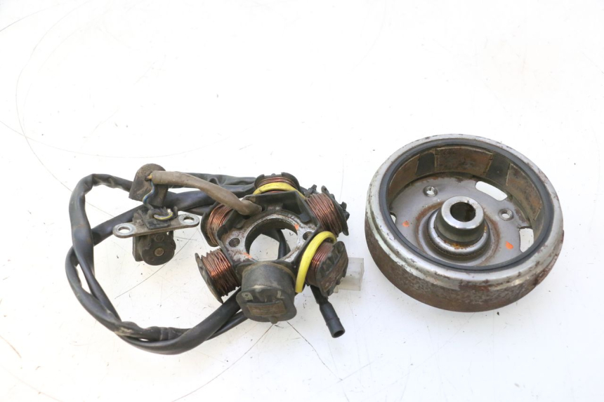 photo de ROTOR STATOR PEUGEOT TREKKER 50 (1995 - 2004) - État de surface