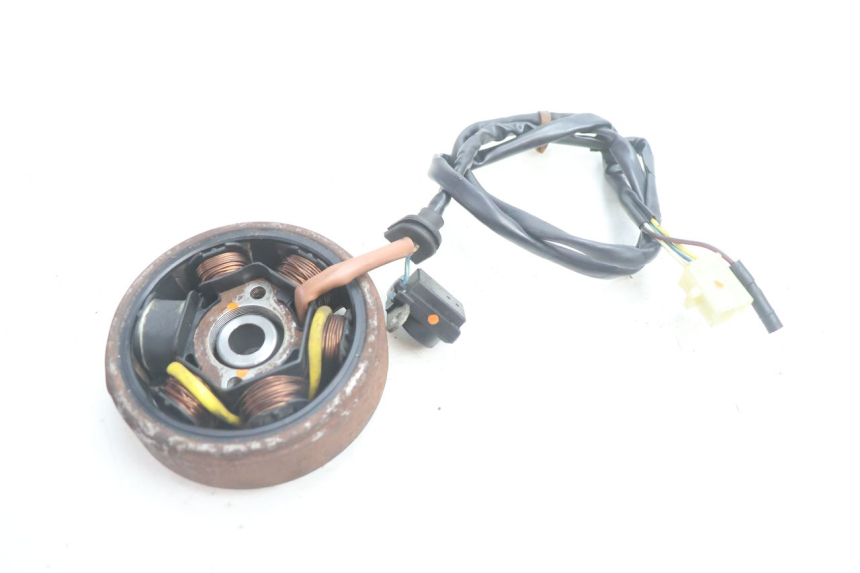 photo de ROTOR STATOR PEUGEOT TREKKER 50 (1995 - 2004) - Autre angle de vue