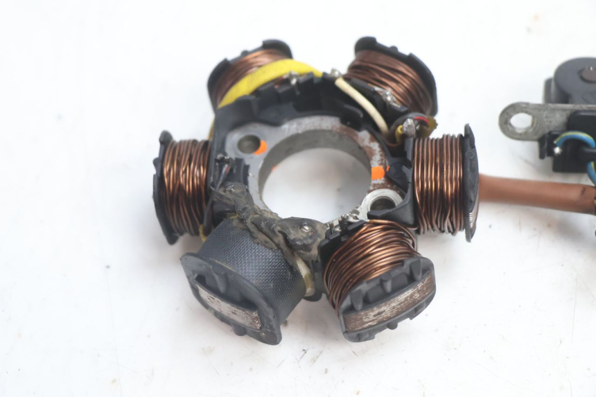 photo de ROTOR STATOR PEUGEOT TREKKER 50 (1995 - 2004) - Vue d’ensemble