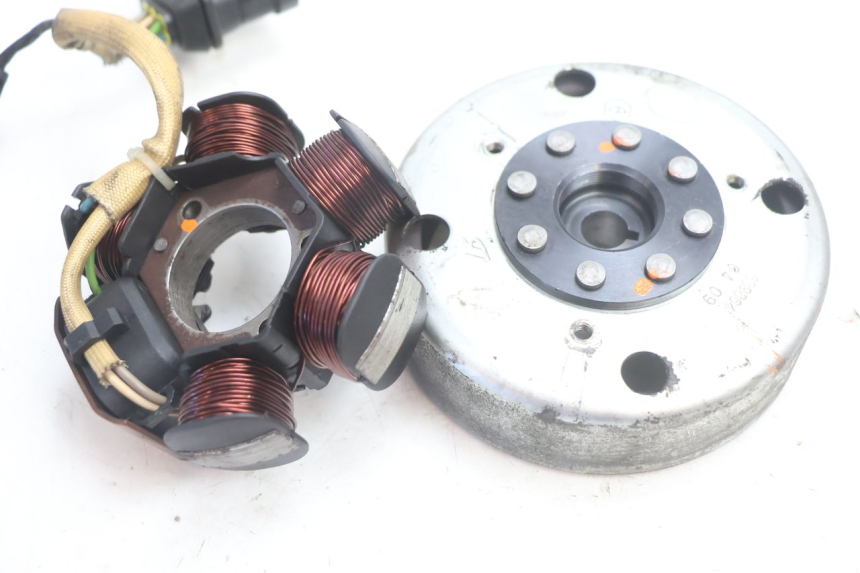 photo de ROTOR STATOR PIAGGIO TYPHOON 50 (2000 - 2009) - Gros plan technique