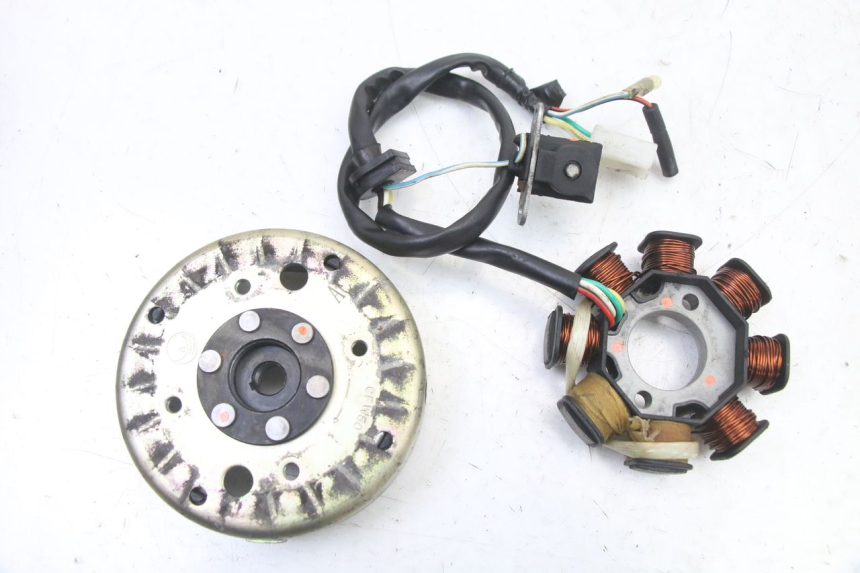 photo de ROTOR STATOR UNIVERSAL BIKE ZN50QT-11B 50 (2018 - 2021)