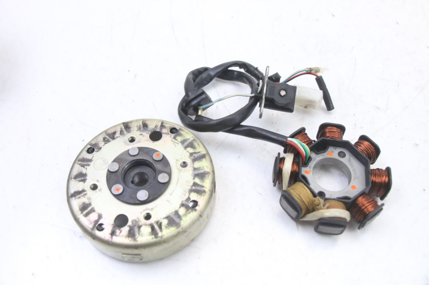 photo de ROTOR STATOR UNIVERSAL BIKE ZN50QT-11B 50 (2018 - 2021)