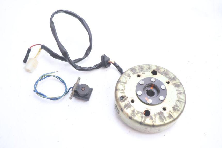 photo de ROTOR STATOR PEUGEOT V-CLIC VCLIC 50 (2007 - 2013) - Autre angle de vue