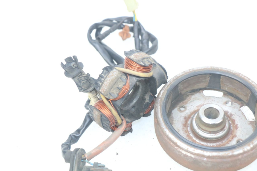 photo de ROTOR STATOR PEUGEOT VIVACITY 50 (1998 - 2003) - Autre angle de vue