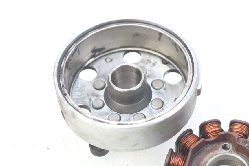 photo de ROTOR STATOR PIAGGIO XEVO - X EVO 125 (2007 - 2017) - Zoom état d’usage