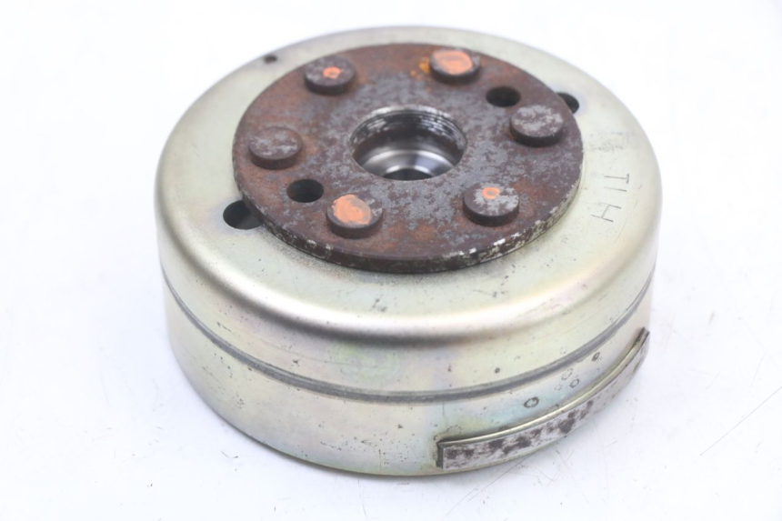 photo de ROTOR STATOR YAMAHA YP MAJESTY 125 (2002 - 2006) - Gros plan technique